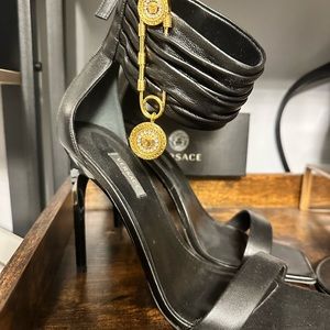Brand new never worn Versace safety pin heels